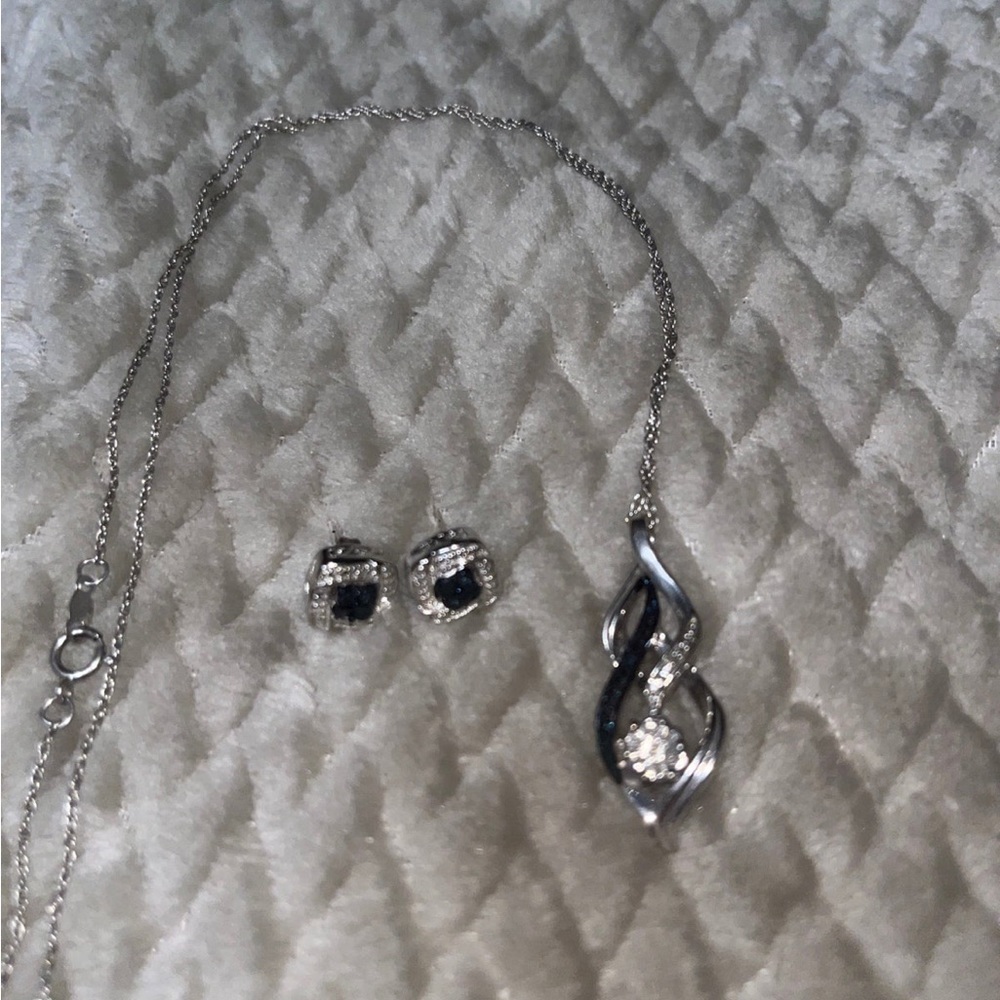 Avon Necklace and Earrings